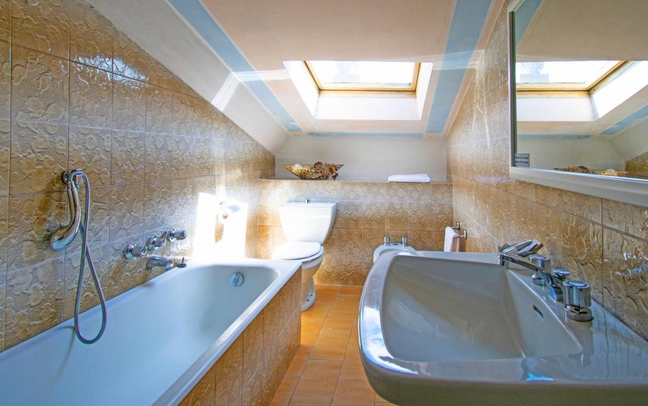 Hotel Luciana Marina di Massa Εξωτερικό φωτογραφία