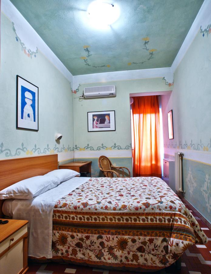 Hotel Luciana Marina di Massa Εξωτερικό φωτογραφία