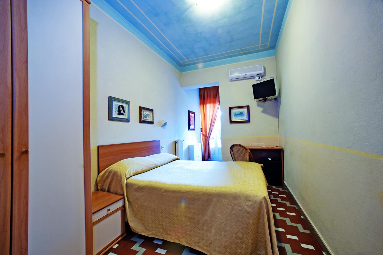 Hotel Luciana Marina di Massa Εξωτερικό φωτογραφία