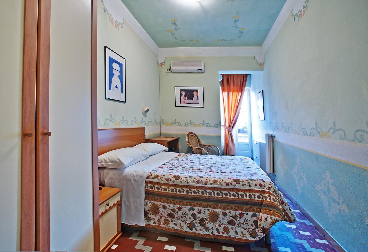 Hotel Luciana Marina di Massa Εξωτερικό φωτογραφία